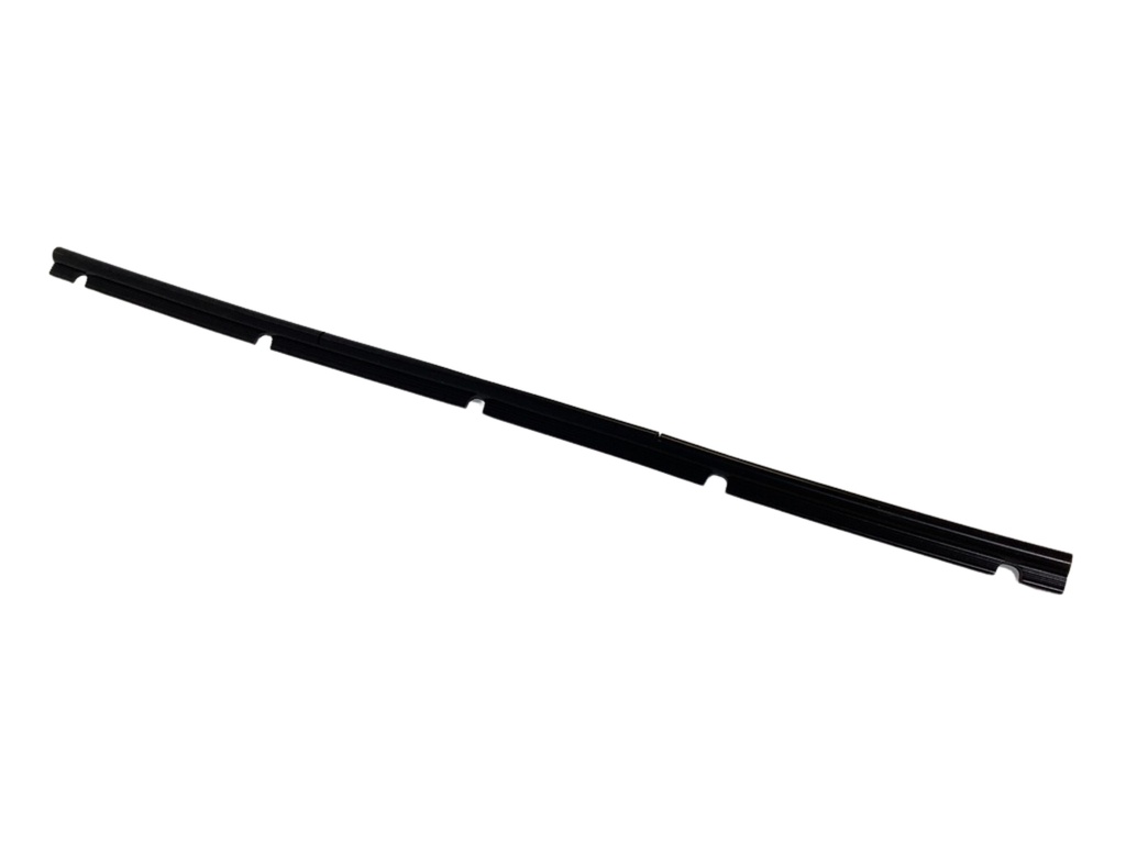 SEAL LOWER OF INNER DOOR