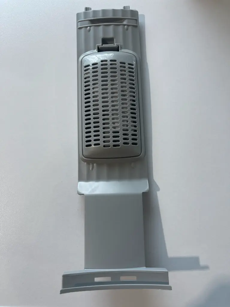FILTERING COVER ASSEMBLY